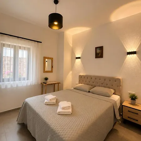 Carnaby Kuecuekkoey Hotel *